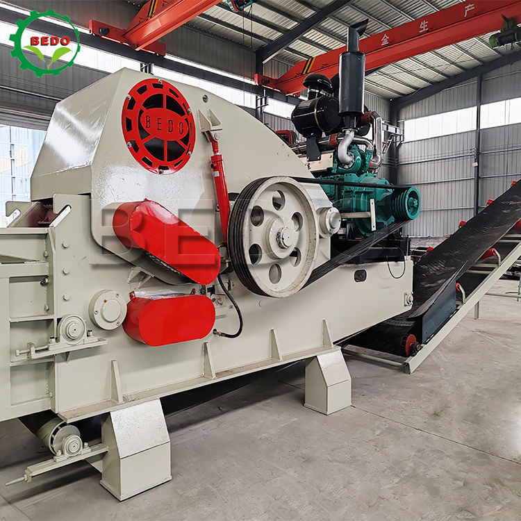 Przesyłowiec 235HP silnik hydrauliczny Maszyna do drzewa 700x400mm Typ bębna wejściowego