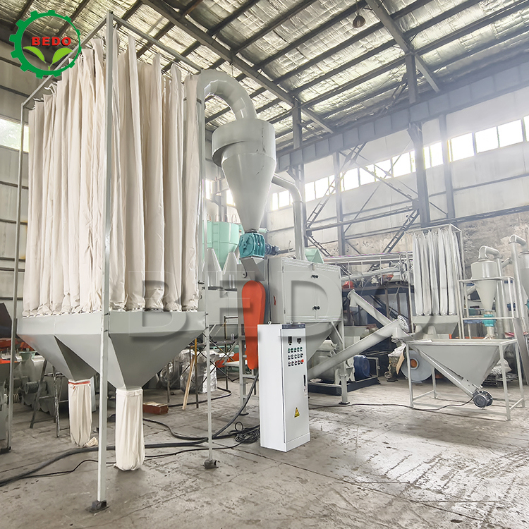 50Hz Frezarka do pyłu drzewnego do trocin, niski poziom hałasu i wysoka częstotliwość