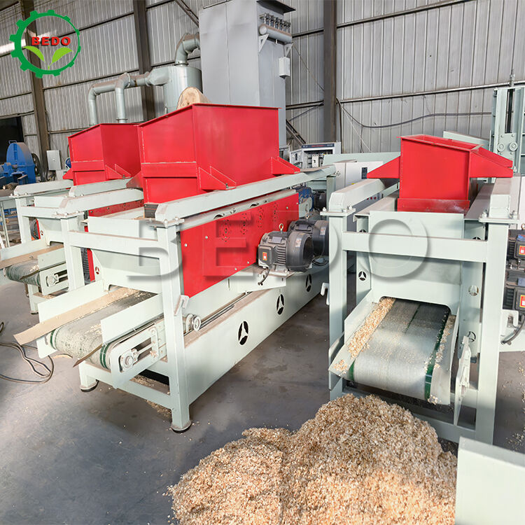 Maszyna do wiórów drzewnych 200 sztuk ostrzy Przenośnik 4 kW 500x1000 mm Sprzęt do przetwarzania wielkości podawania