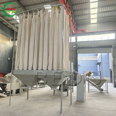 Przemysłowa maszyna do wytwarzania proszku z drewna z zbieraczem pyłu Niski hałas i 50-200 siatki
